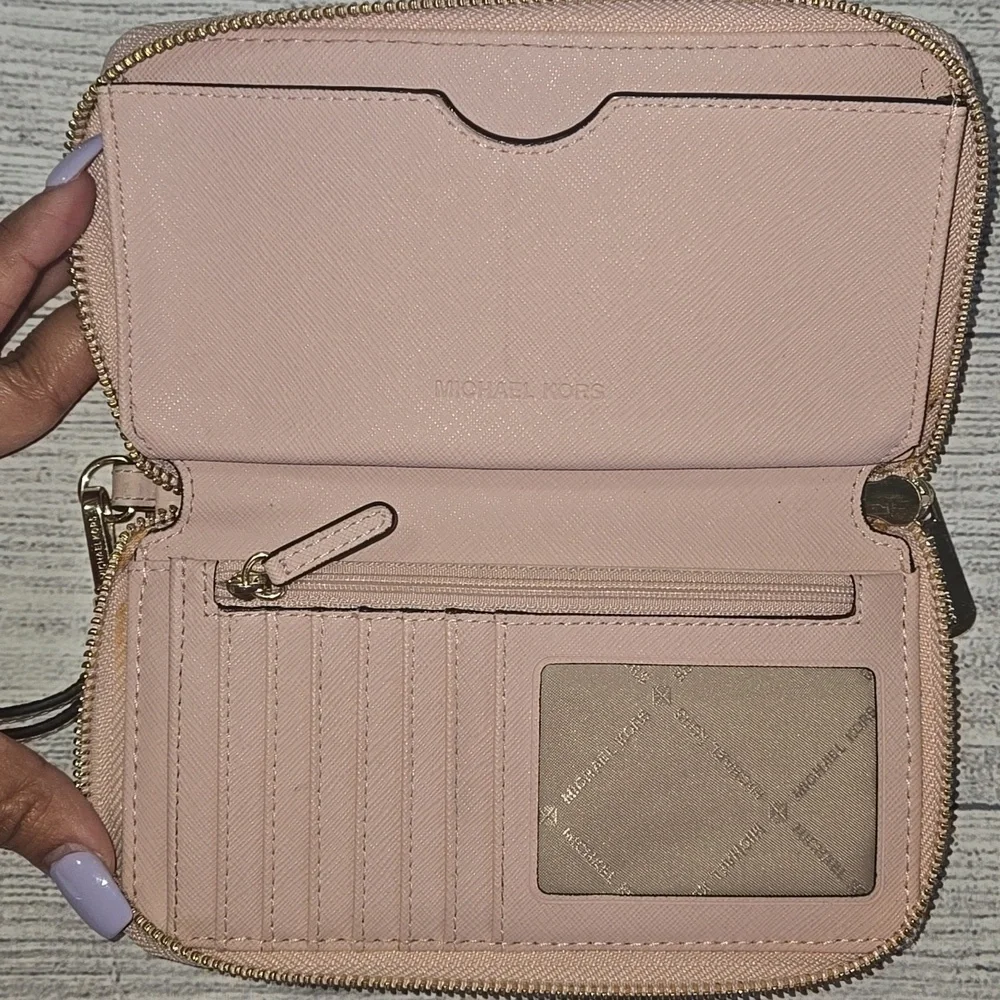 Michael Kors Pebbled Leather Smartphone Wristlet Light Pink/Gold